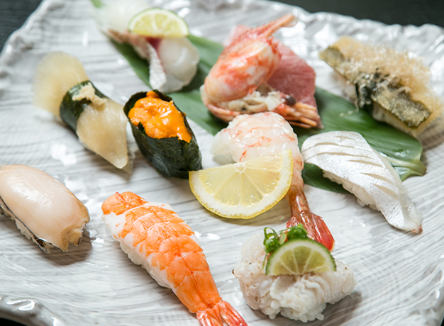 旬の食材を活かした寿司 - 垂水区で寿司のお持ち帰りは「増田屋」 ランチ・ディナー・出前にも対応
